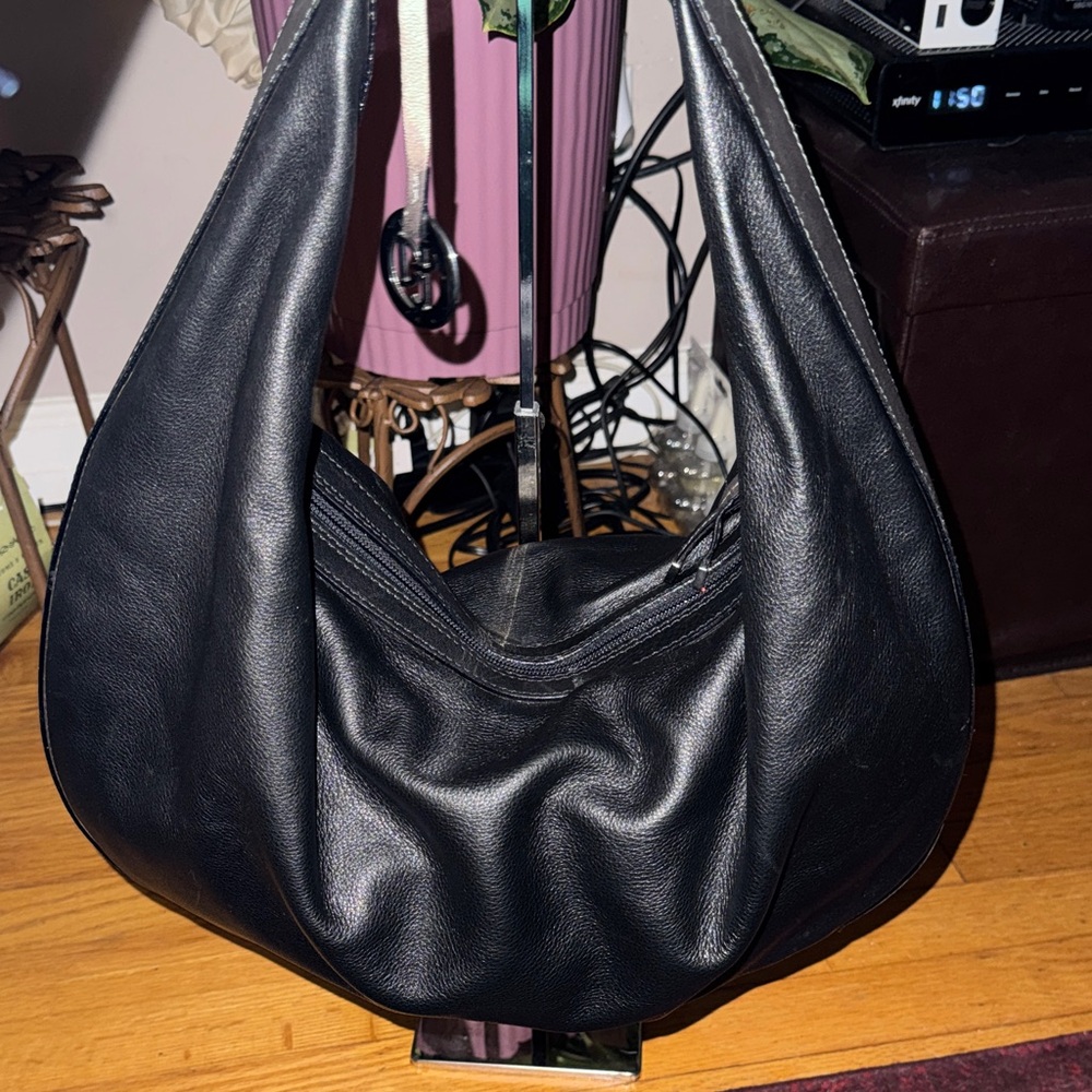 Stunning Couture Donald J. Pliner Classic Black Hobo Bag - Picture 4 of 9